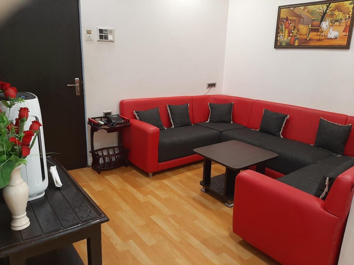 Le Leisure Hotel Prayagraj Exterior photo